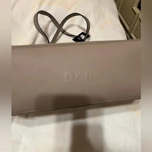DKNY tote bag - Picture 3 of 11